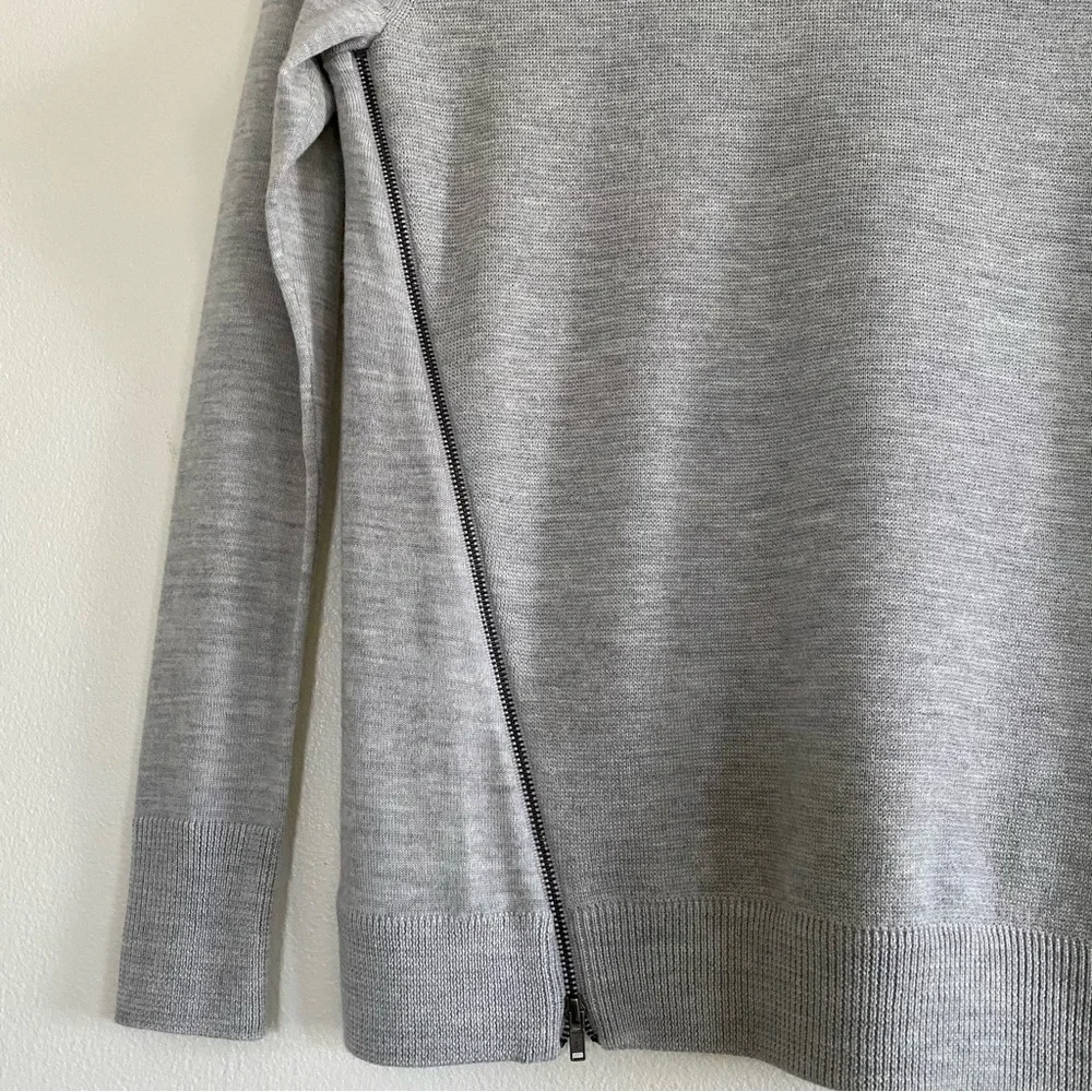 J. Crew Women’s Pure Merino Wool Asymmetrical Zipper ‎ Sweater Size XXS New